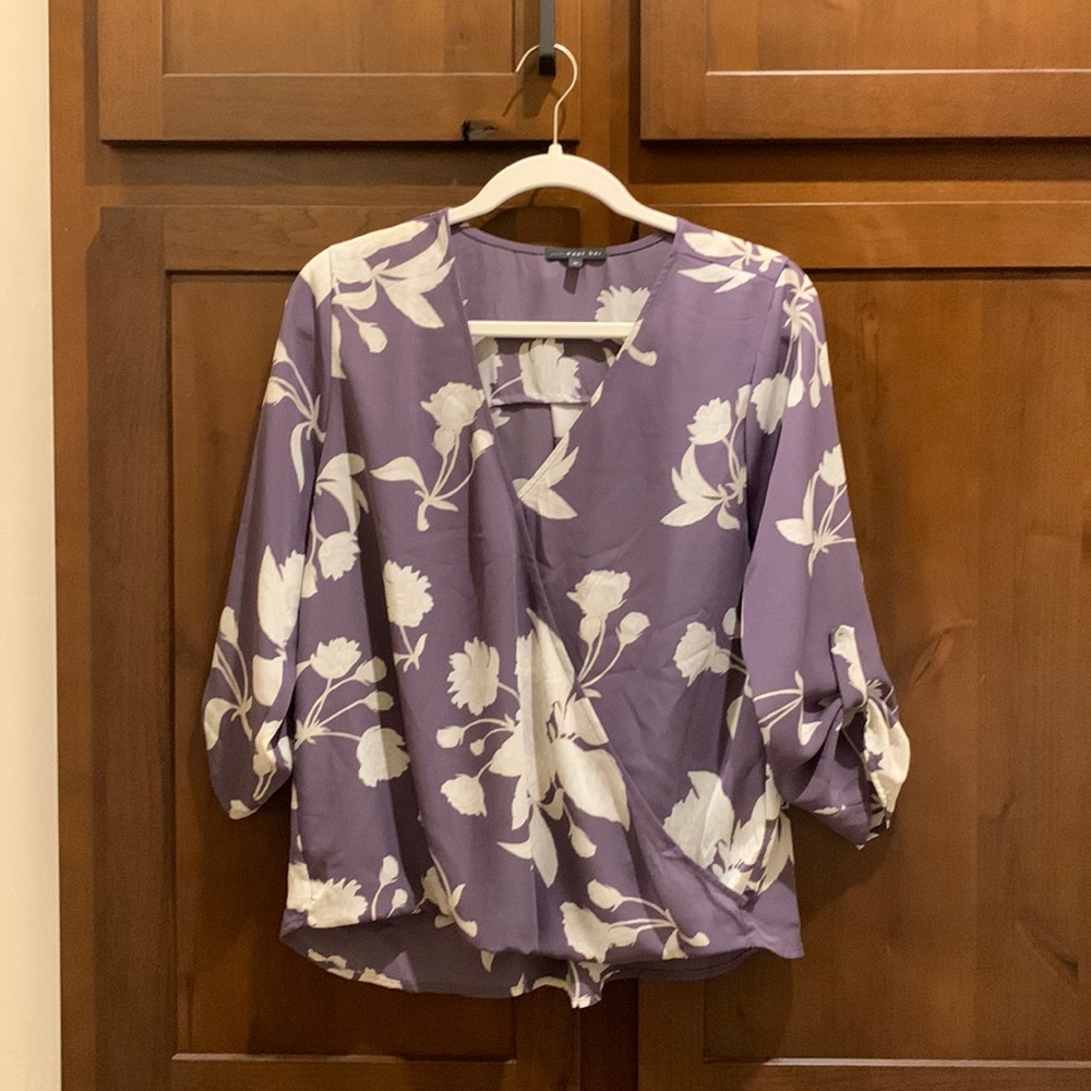 Boutique lilac and white floral blouse
